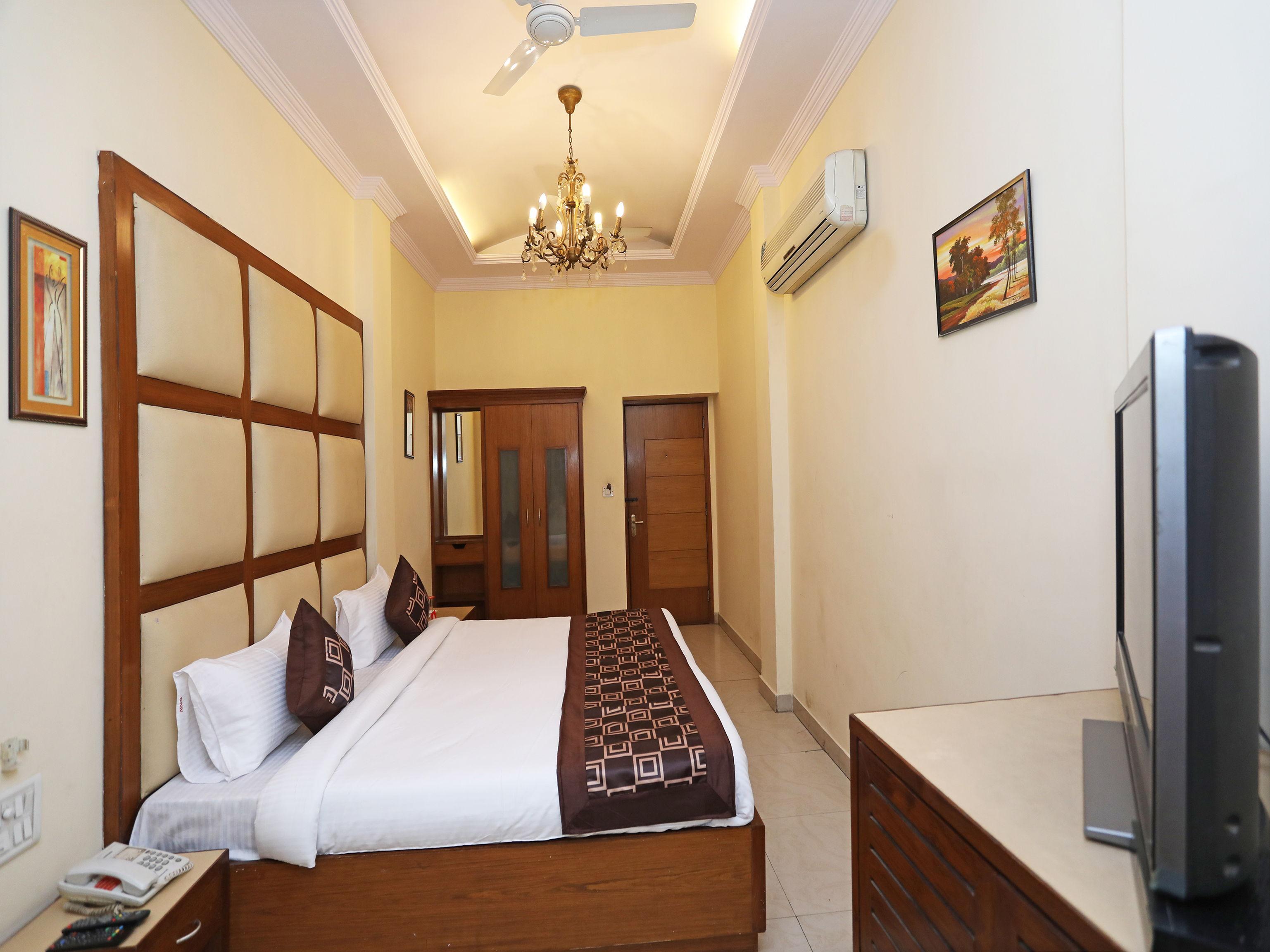 Capital O 10750 Hotel Vivek New Delhi Ngoại thất bức ảnh