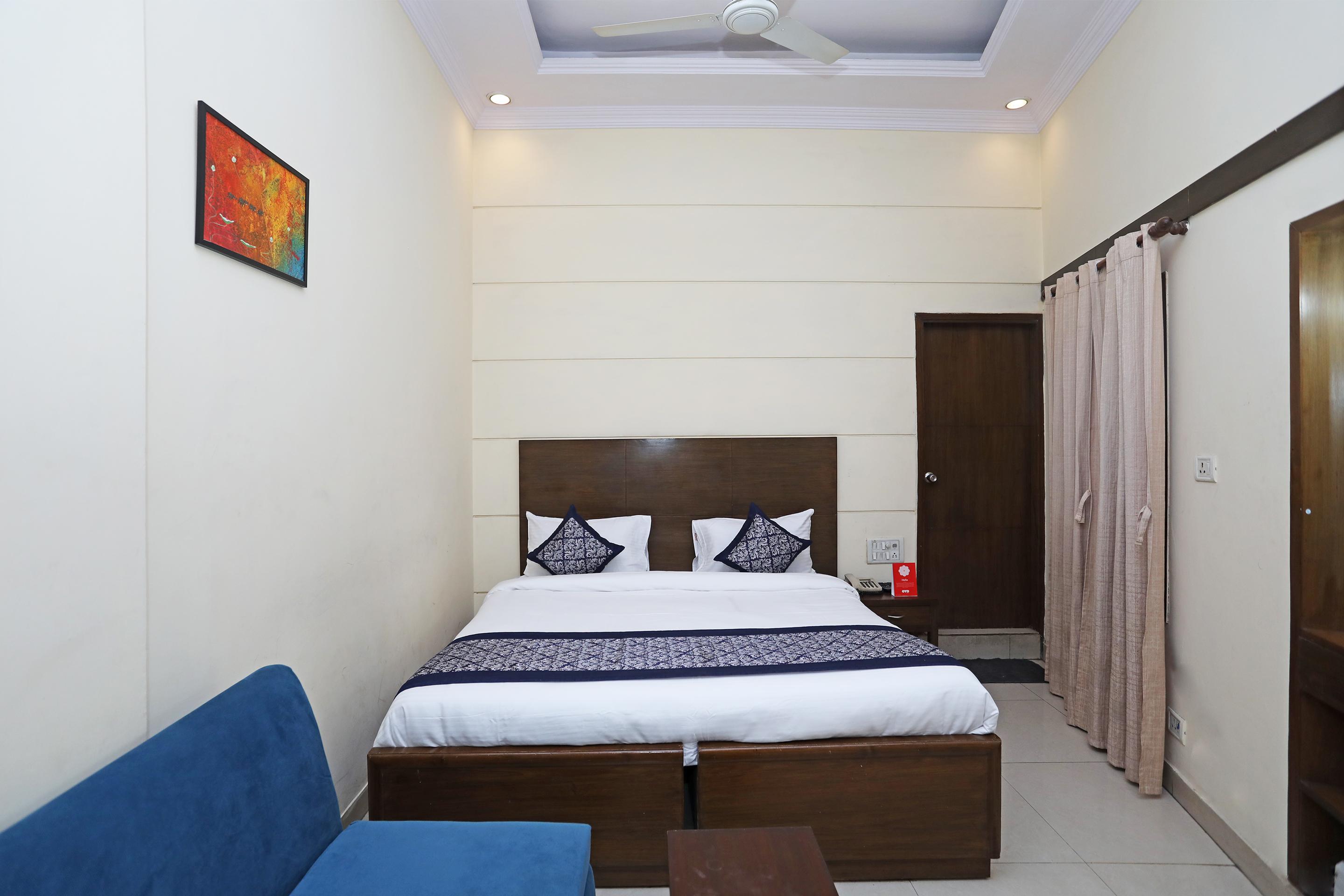 Capital O 10750 Hotel Vivek New Delhi Ngoại thất bức ảnh