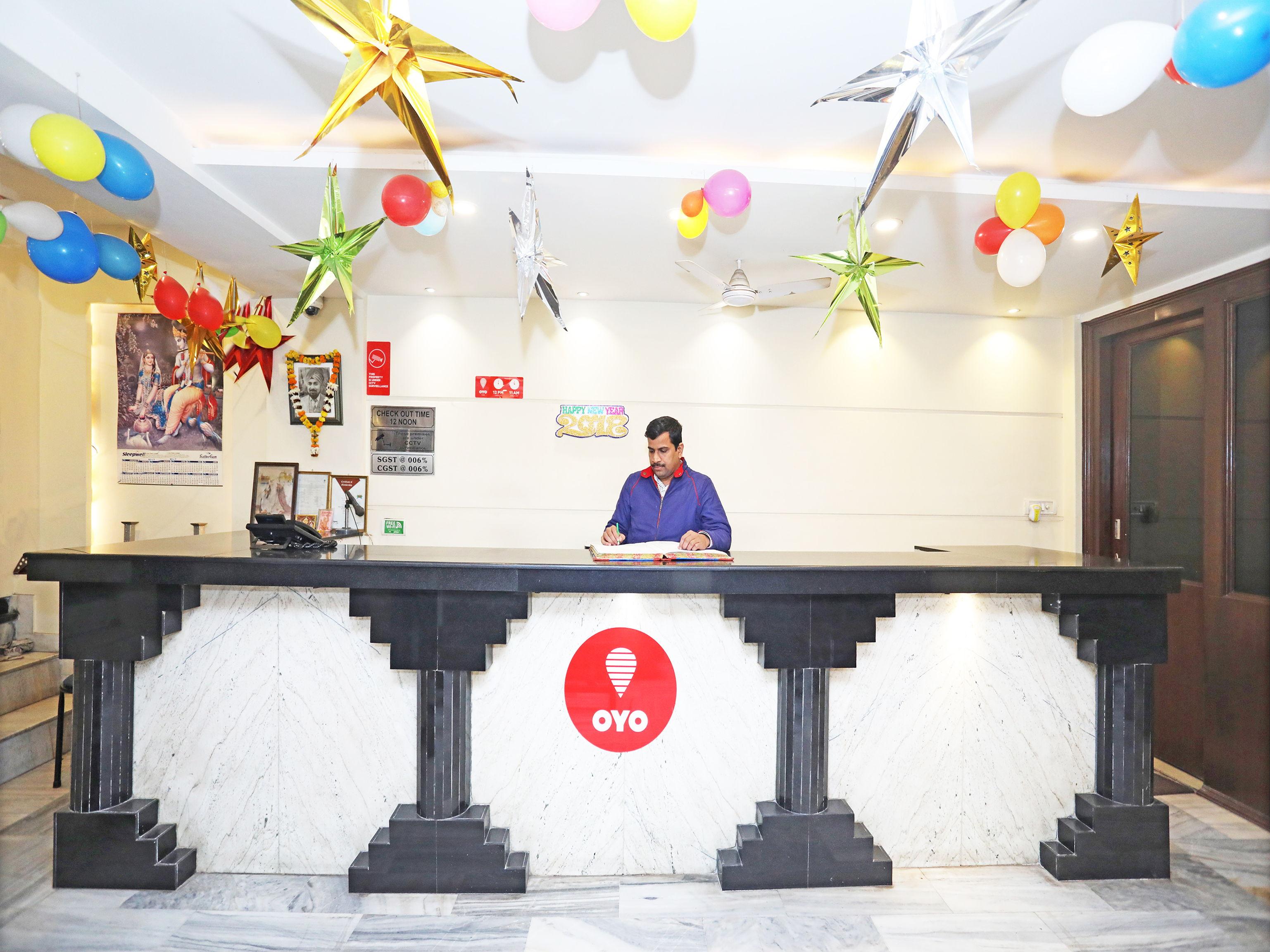 Capital O 10750 Hotel Vivek New Delhi Ngoại thất bức ảnh