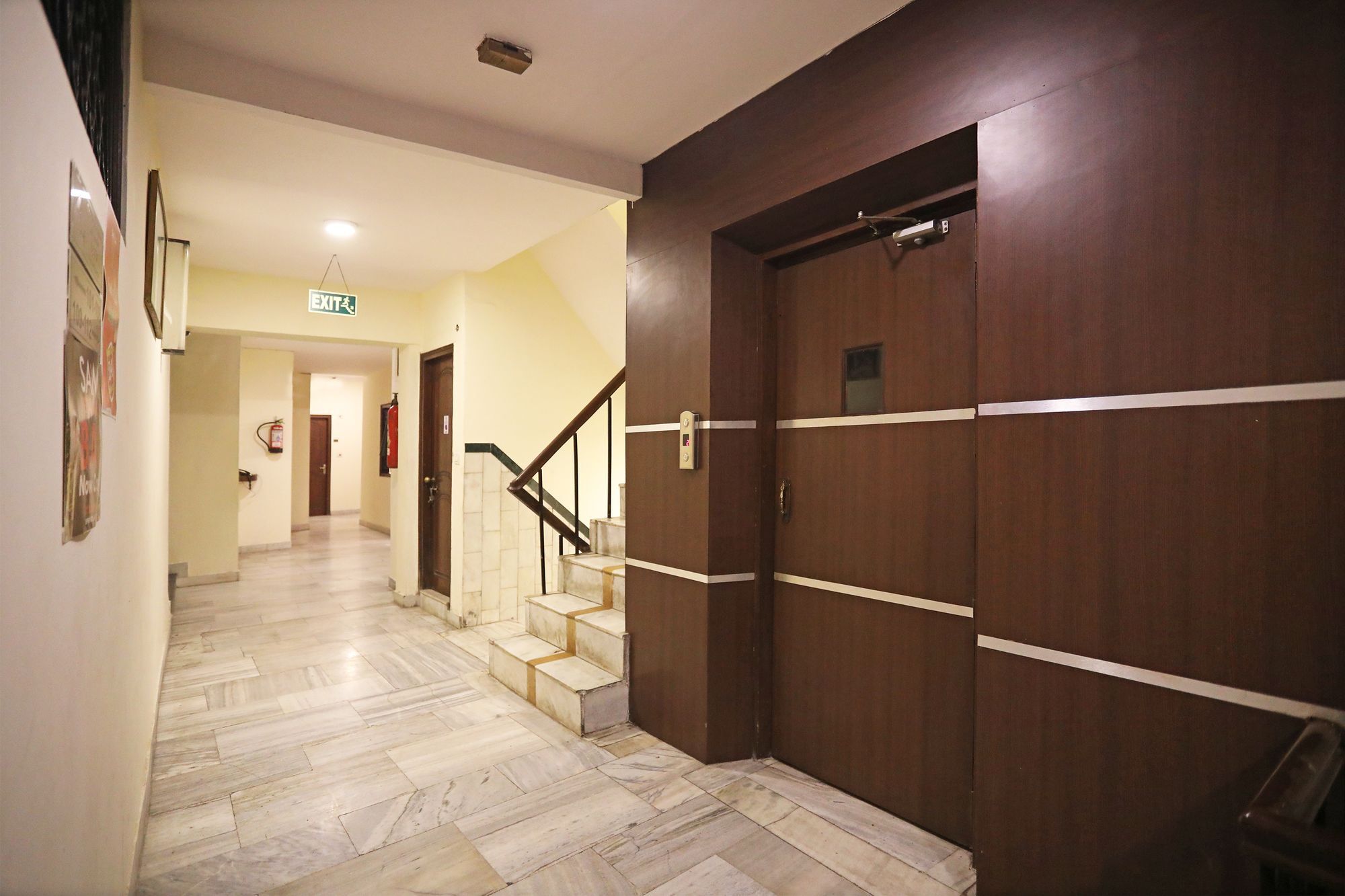 Capital O 10750 Hotel Vivek New Delhi Ngoại thất bức ảnh