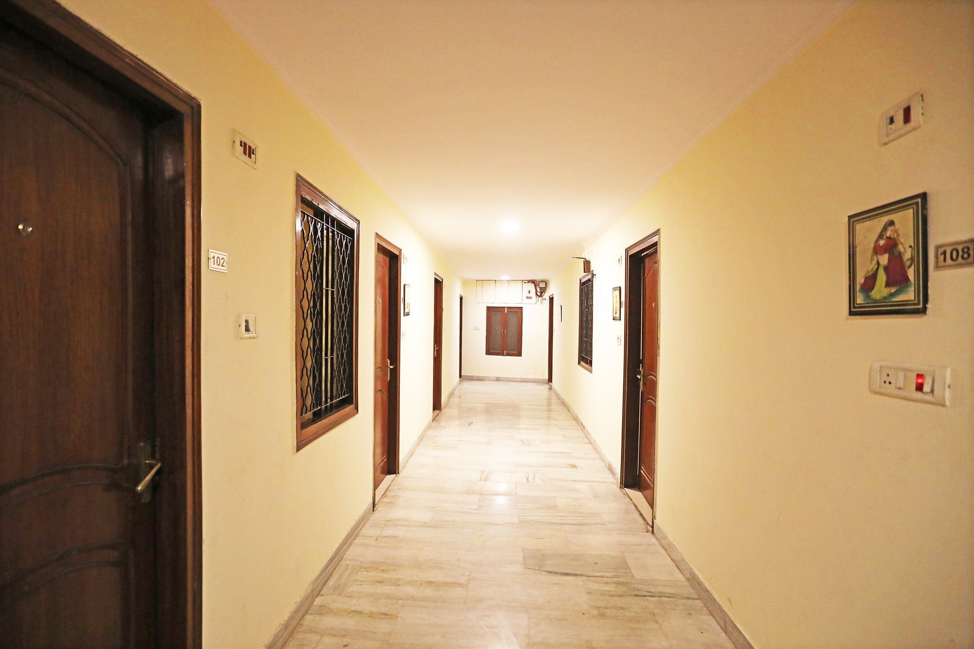Capital O 10750 Hotel Vivek New Delhi Ngoại thất bức ảnh